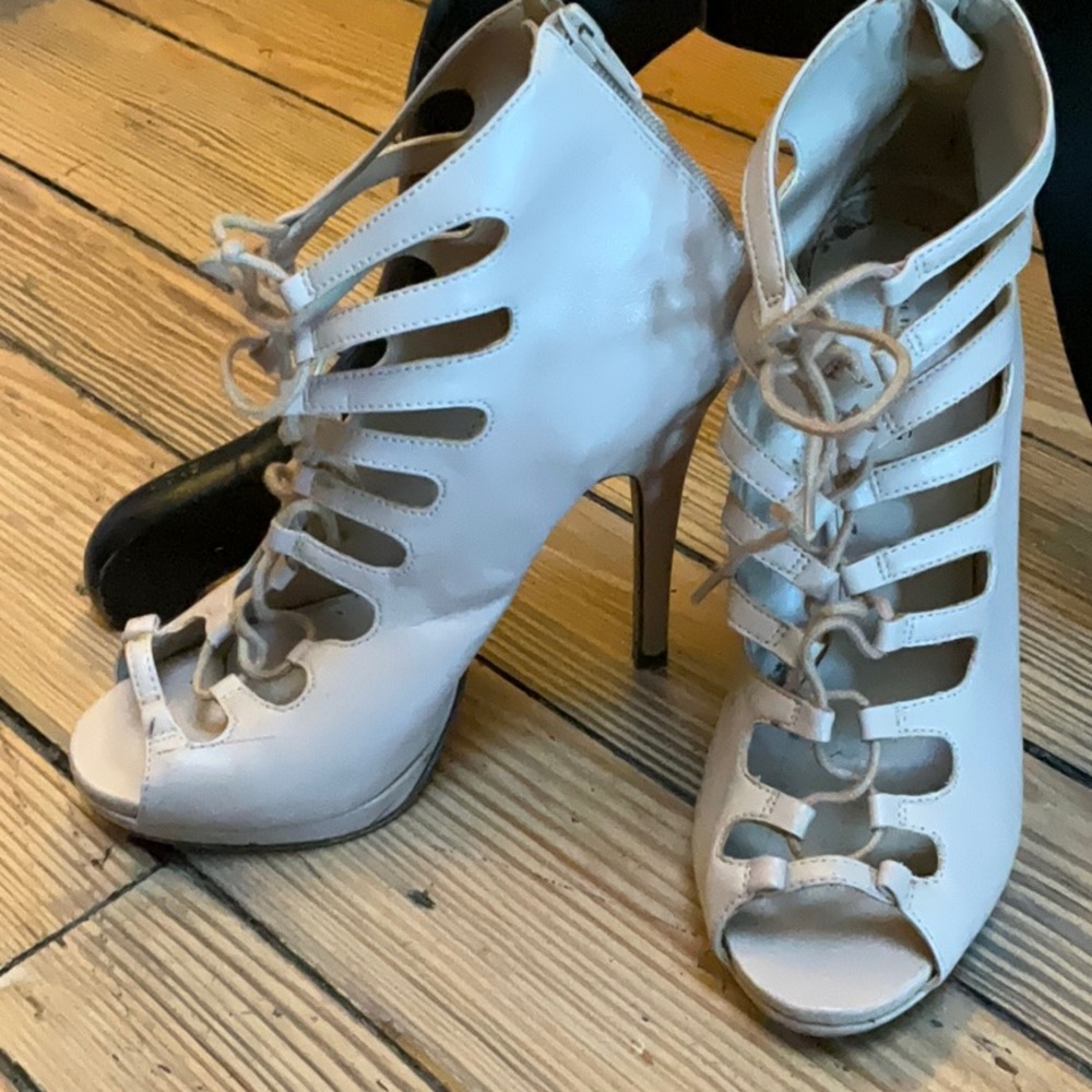 SPRING call it Spring - Picture 3 of 9